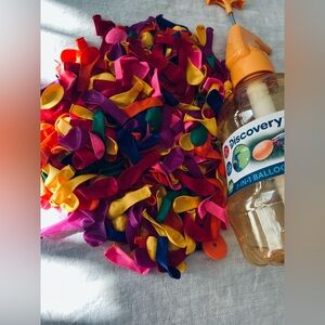 Discovery Balloon Pump with Vibrant Multicolor Balloons